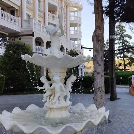 Roma Monna Apartament *