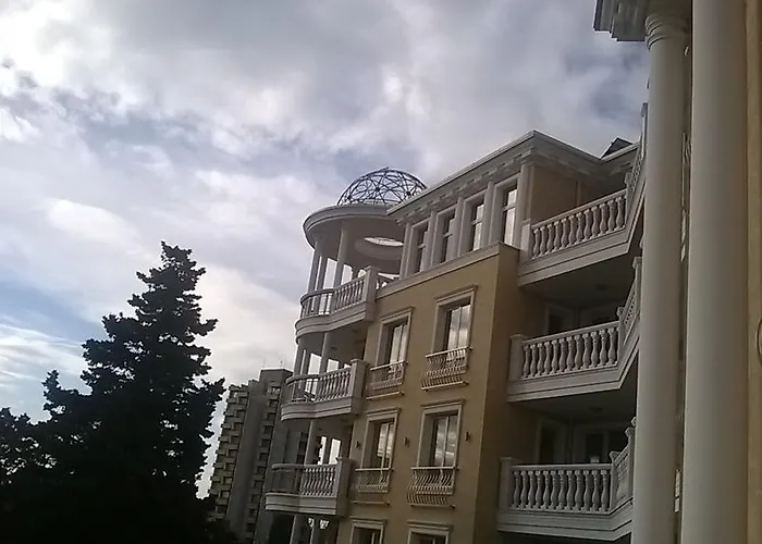 Roma Monna *