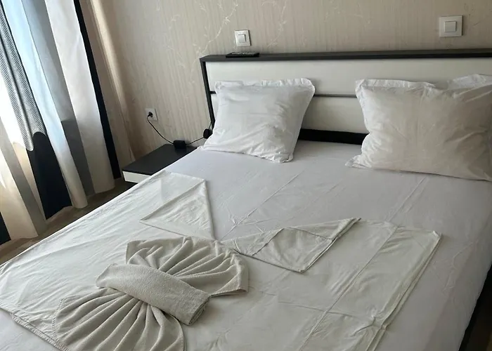 Roma Monna Apartament *